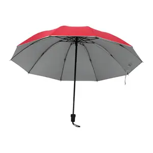 Skladací dáždnik so strieborným vnútrom